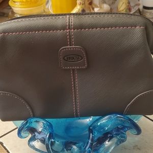 BRIC'S Qatar airways breast cancer makeup bag